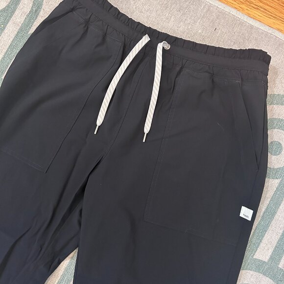 Vuori Miles Jogger in Black, SIZE L - Picture 3 of 5